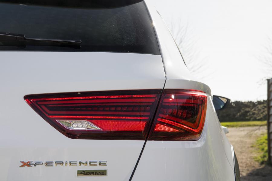 Детали экстерьера Seat Leon X-Perience 4Drive 2017 года  (UK) (фото 13 из 40)